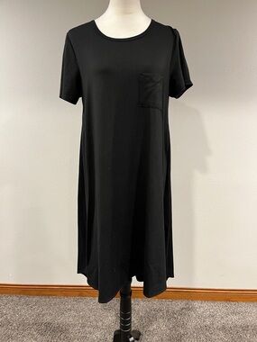 LulaRoe black Carly hi low short sleeve dress‎ size medium